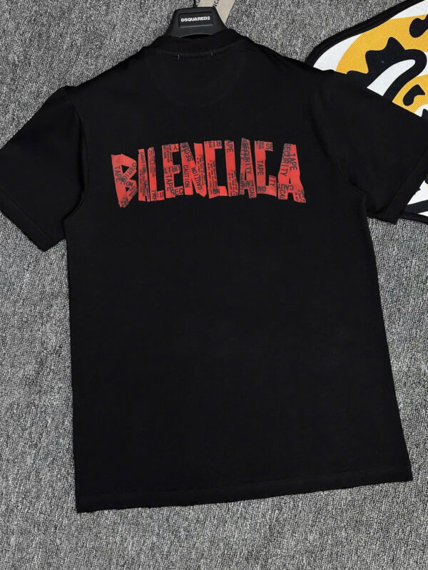 T-shirt BALENCIAGA hoạ tiết in cắt rách - Hình ảnh 4